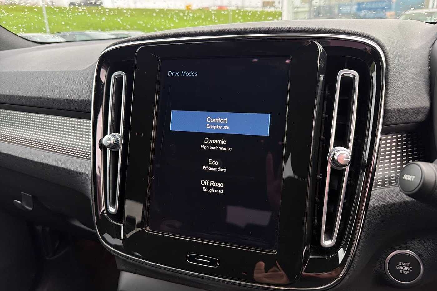 Used Volvo XC40 2021 for sale - 76302312: Photo 33