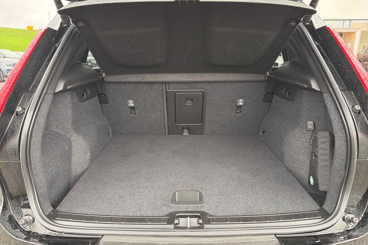 Used Volvo XC40 2021 for sale - 76302312: Photo 8