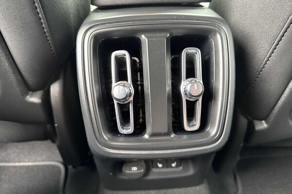 Used Volvo XC40 2024 for sale - 75467241: Photo 35