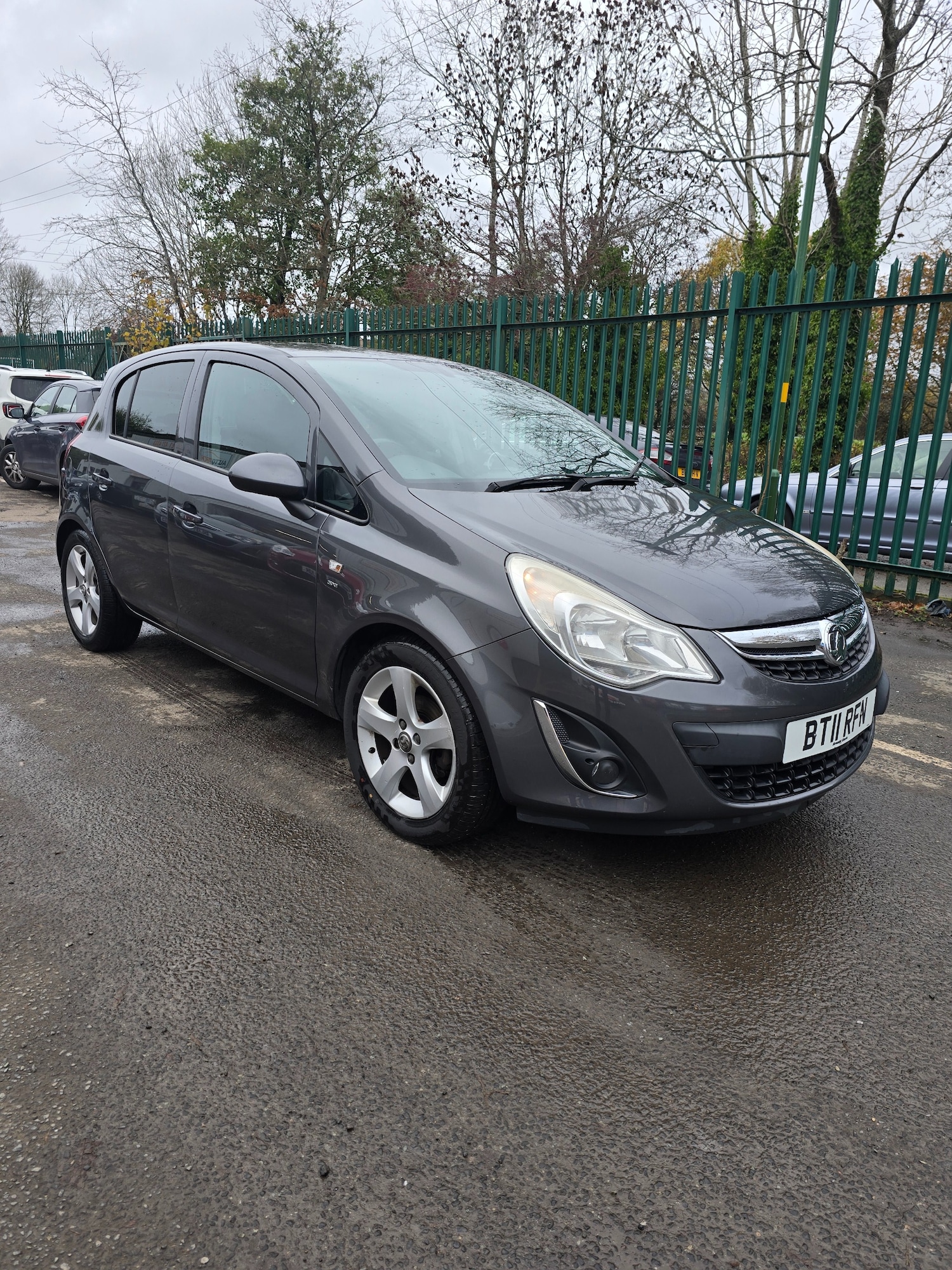 Used Vauxhall Corsa 2011 for sale - 76545734: Photo 2