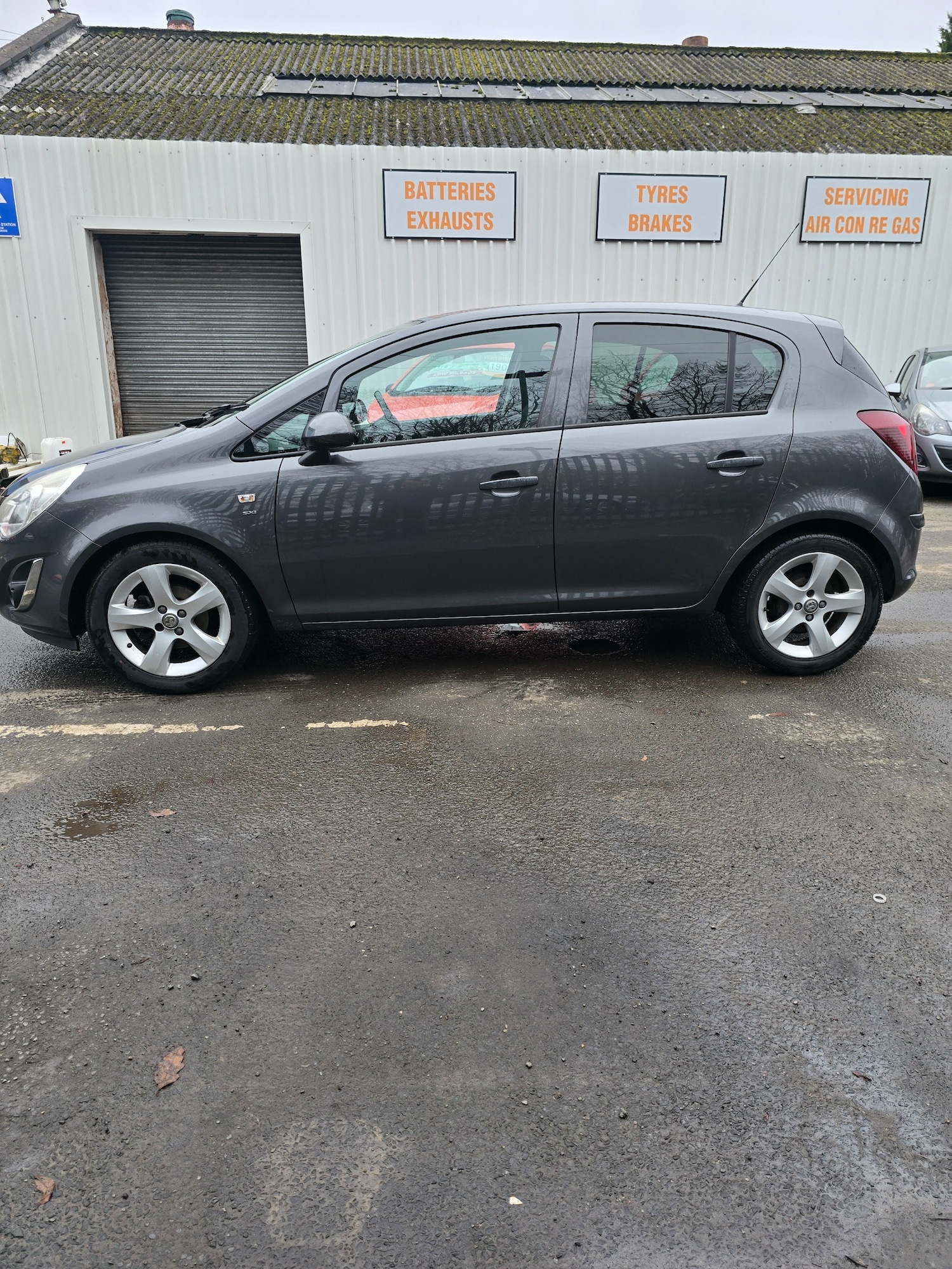 Used Vauxhall Corsa 2011 for sale - 76545734: Photo 4
