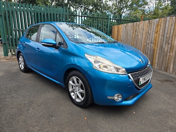Used Peugeot 208 2013 for sale - 79347379: Photo