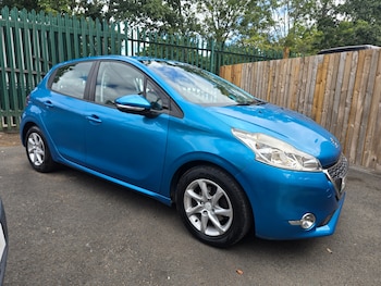 Used Peugeot 208 2013 for sale - 79347379: Photo