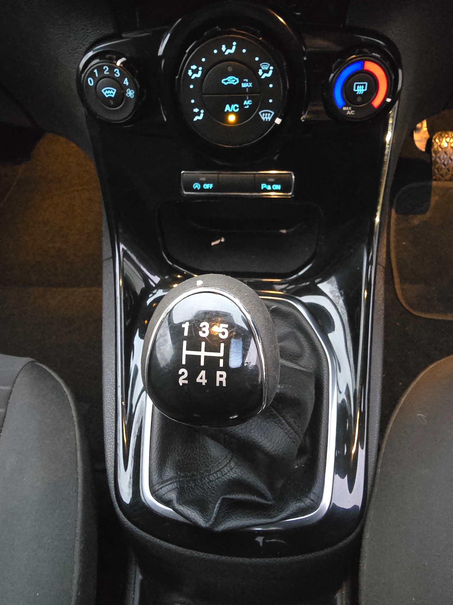 Used Ford Fiesta 2013 for sale - 76986630: Photo 10