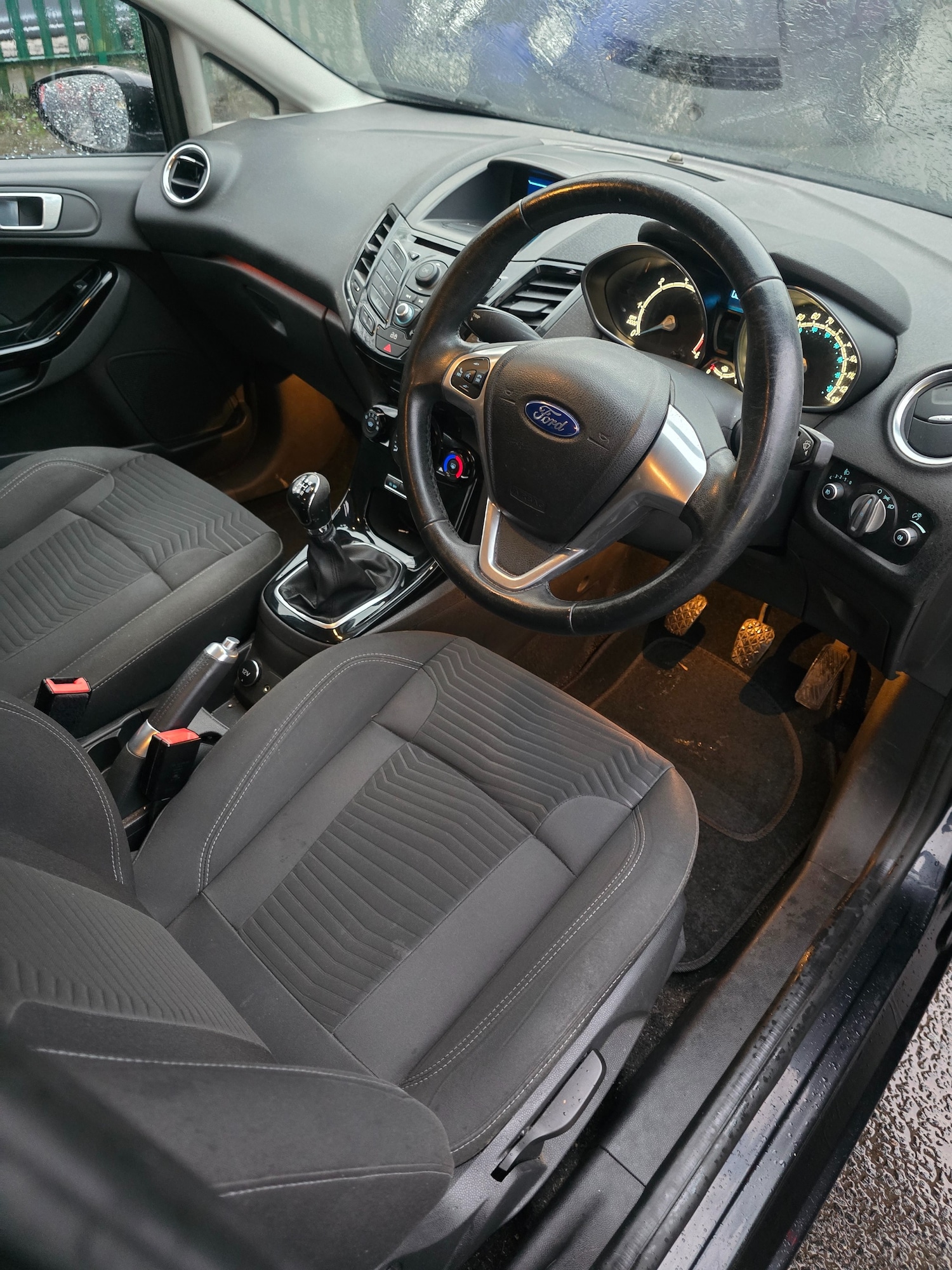 Used Ford Fiesta 2013 for sale - 76986630: Photo 16