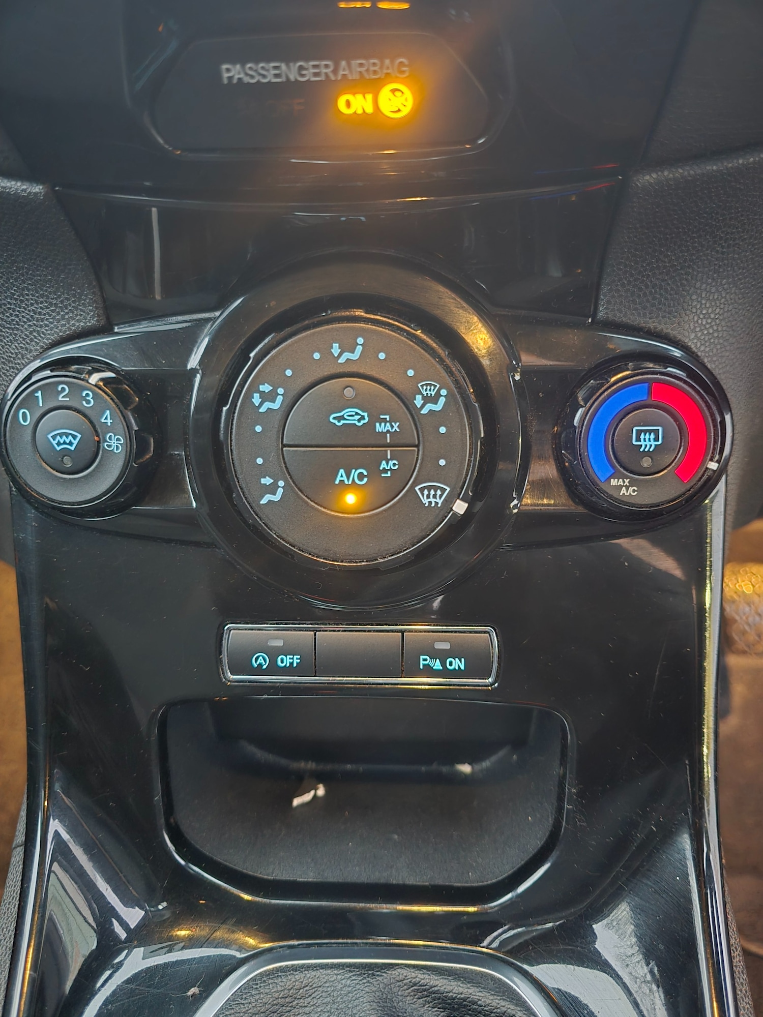 Used Ford Fiesta 2013 for sale - 76986630: Photo 9