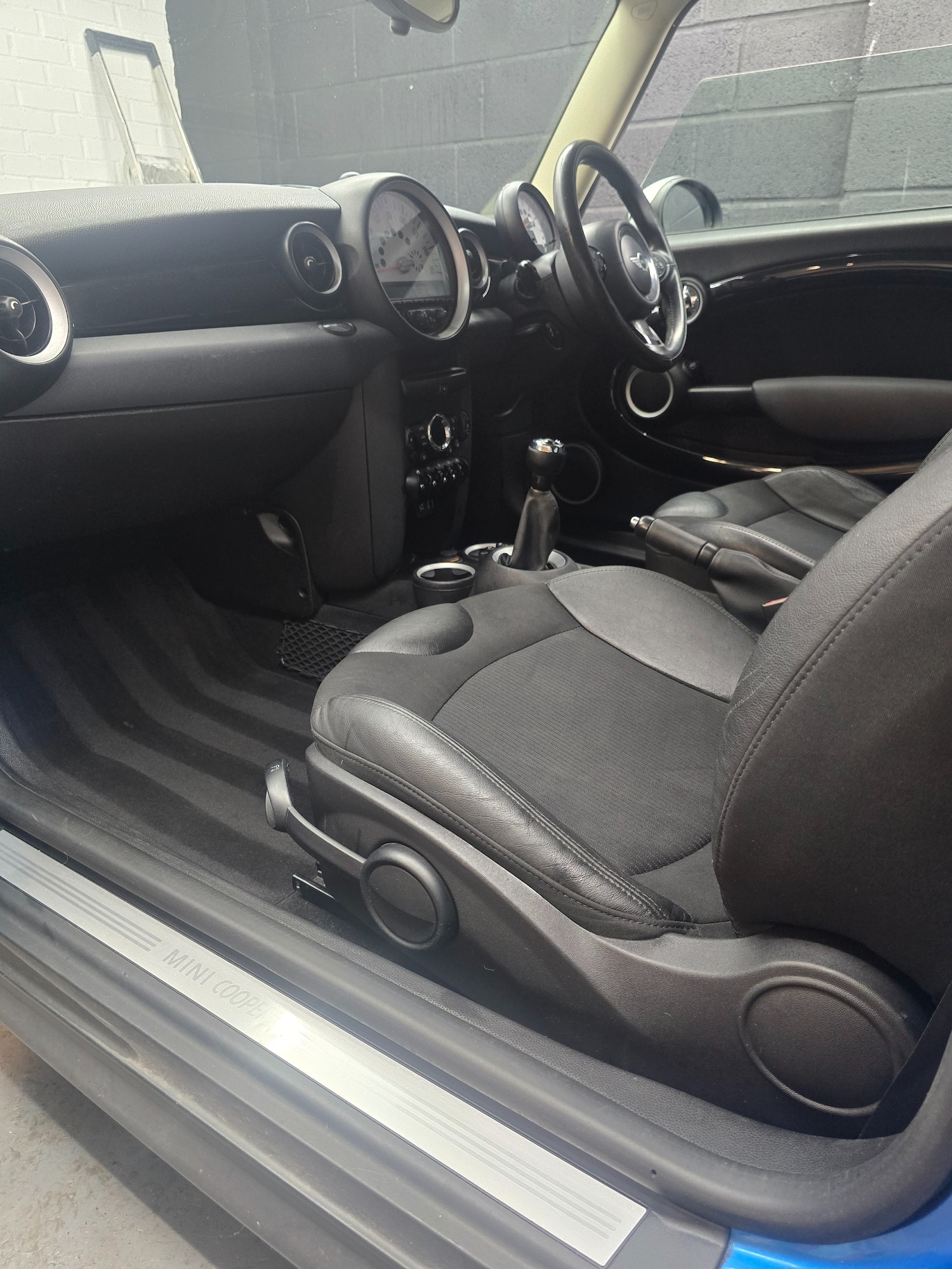 Used MINI Hatch 2011 for sale - 76830783: Photo 9