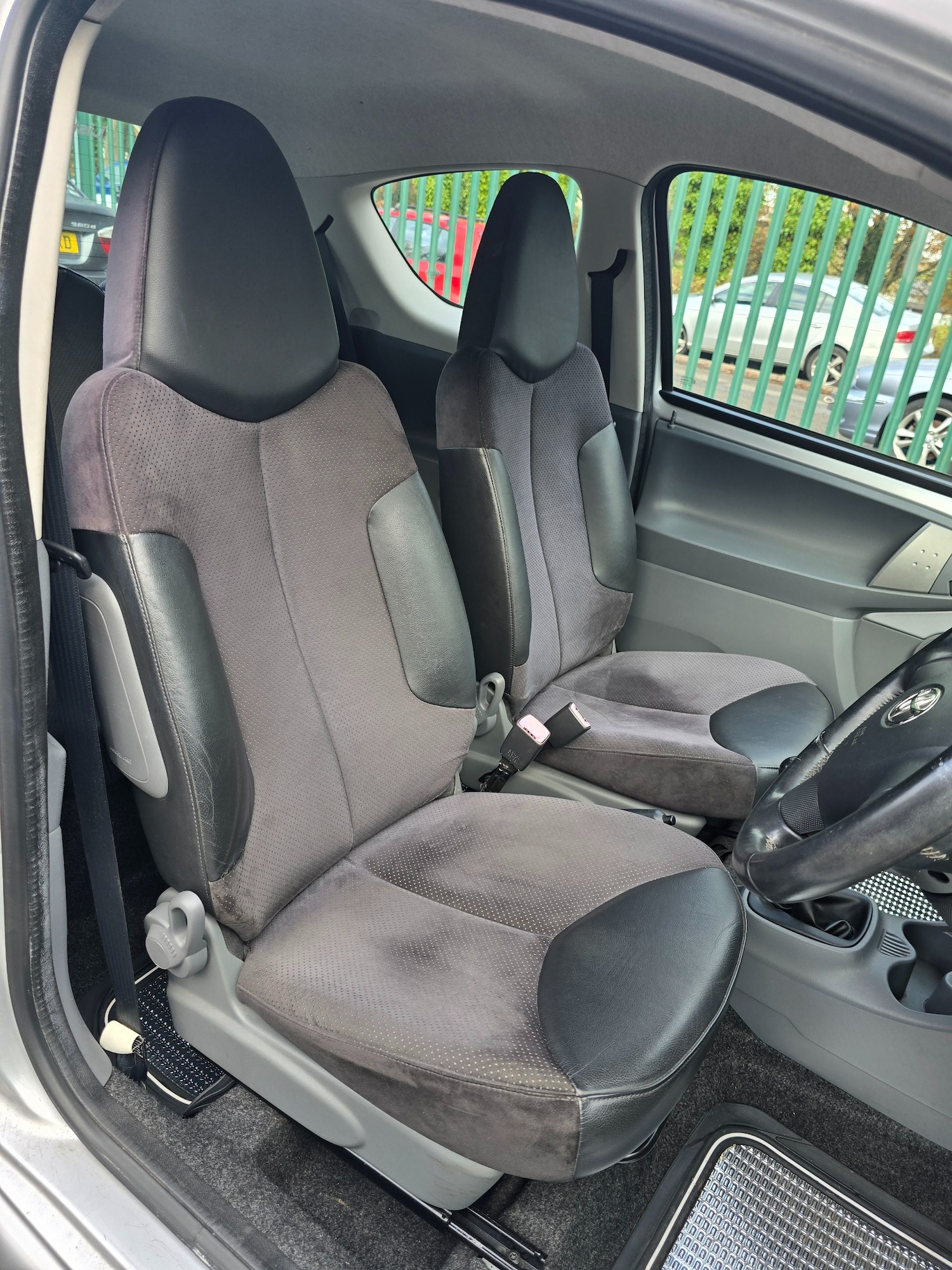 Used Toyota AYGO 2009 for sale - 76483144: Photo 12