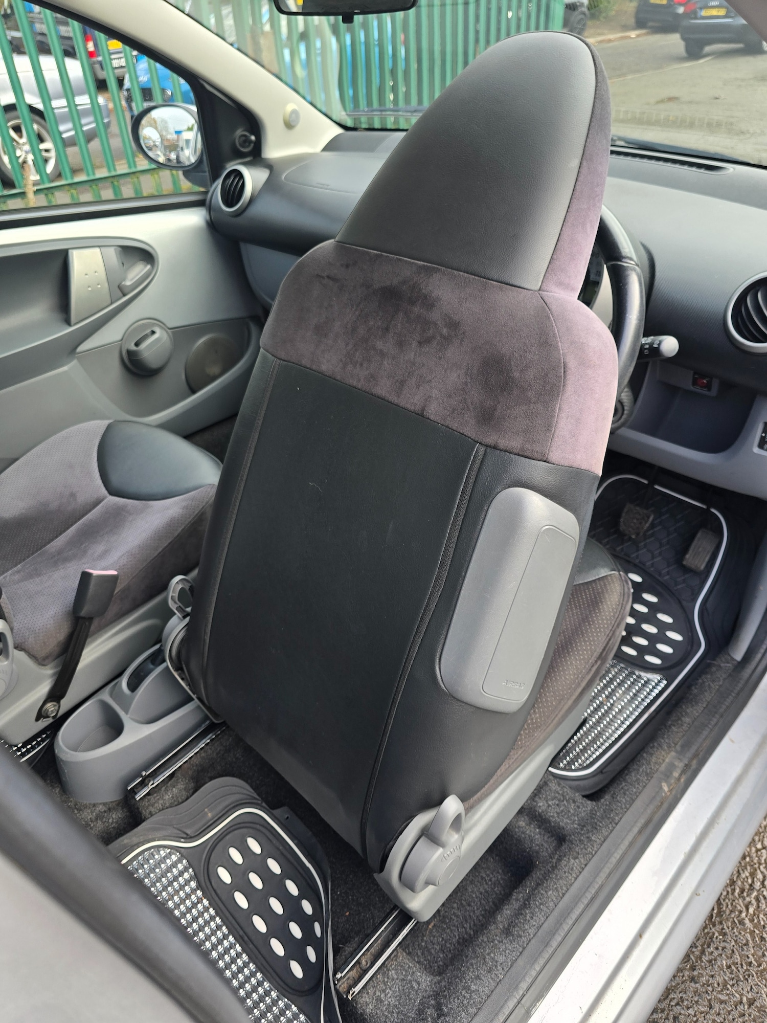 Used Toyota AYGO 2009 for sale - 76483144: Photo 15