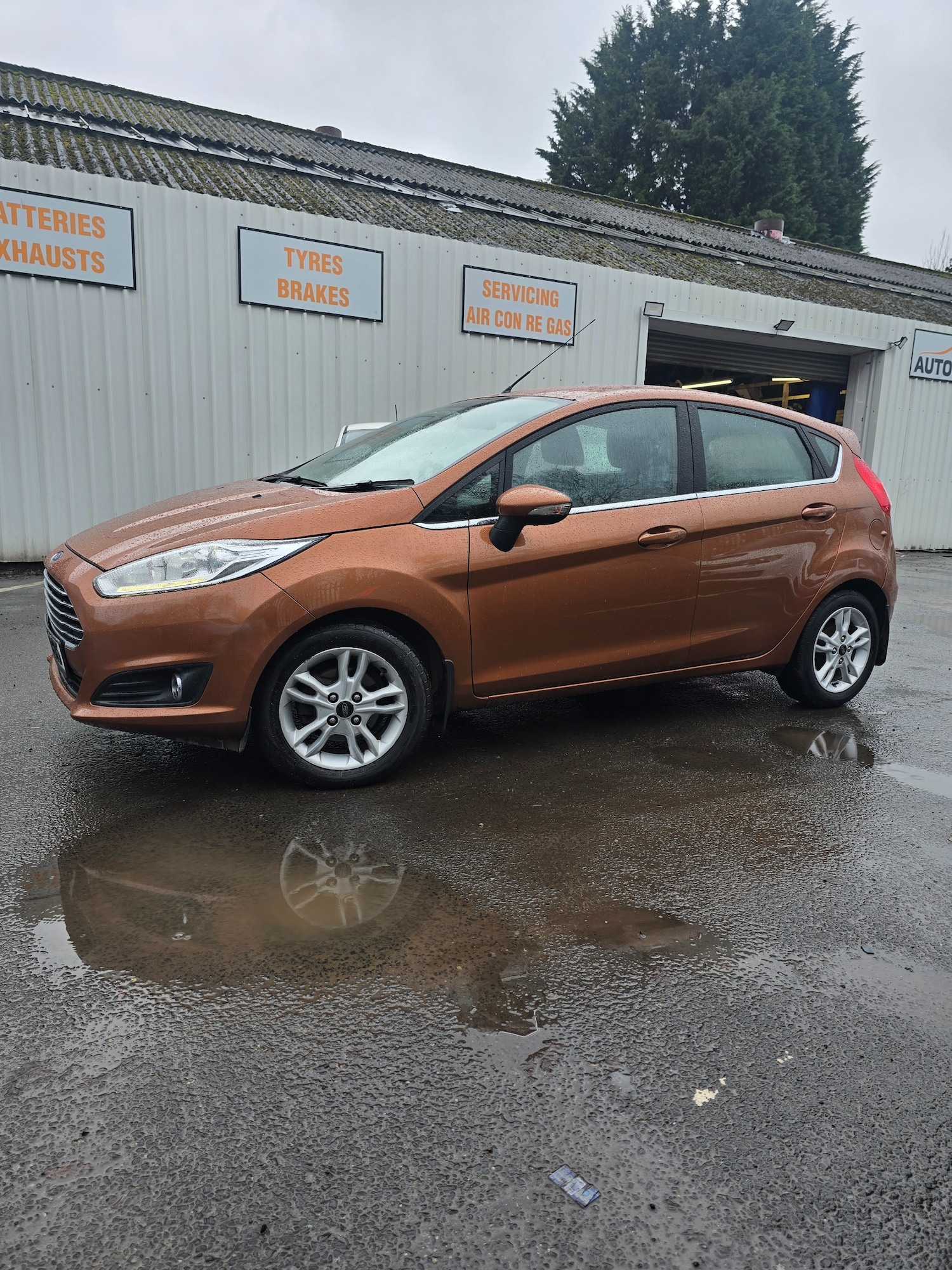 Used Ford Fiesta 2015 for sale - 77548446: Photo 2