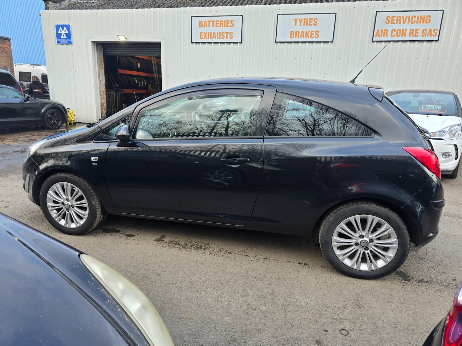Used Vauxhall Corsa 2014 for sale - 77897771: Photo 2