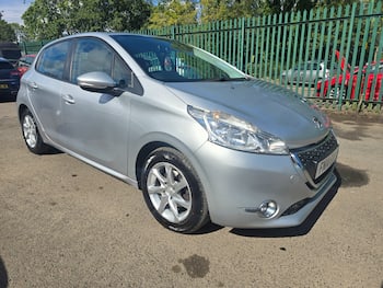 Used Peugeot 208 2014 for sale - 79839145: Photo