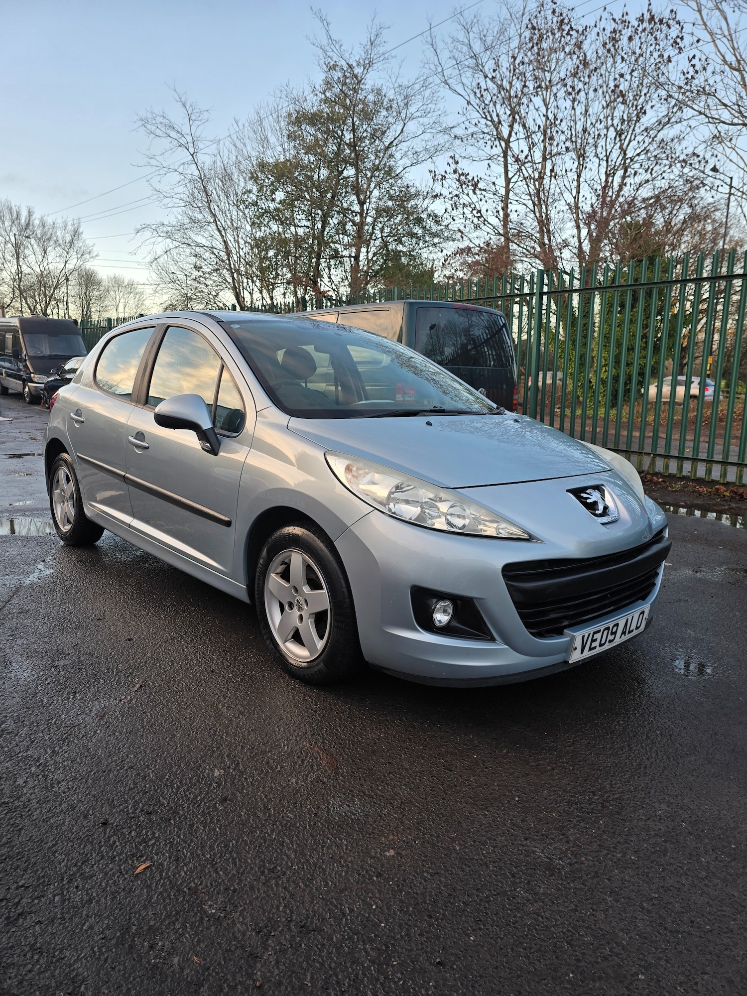 Used Peugeot 207 2009 for sale - 76738719: Photo 2
