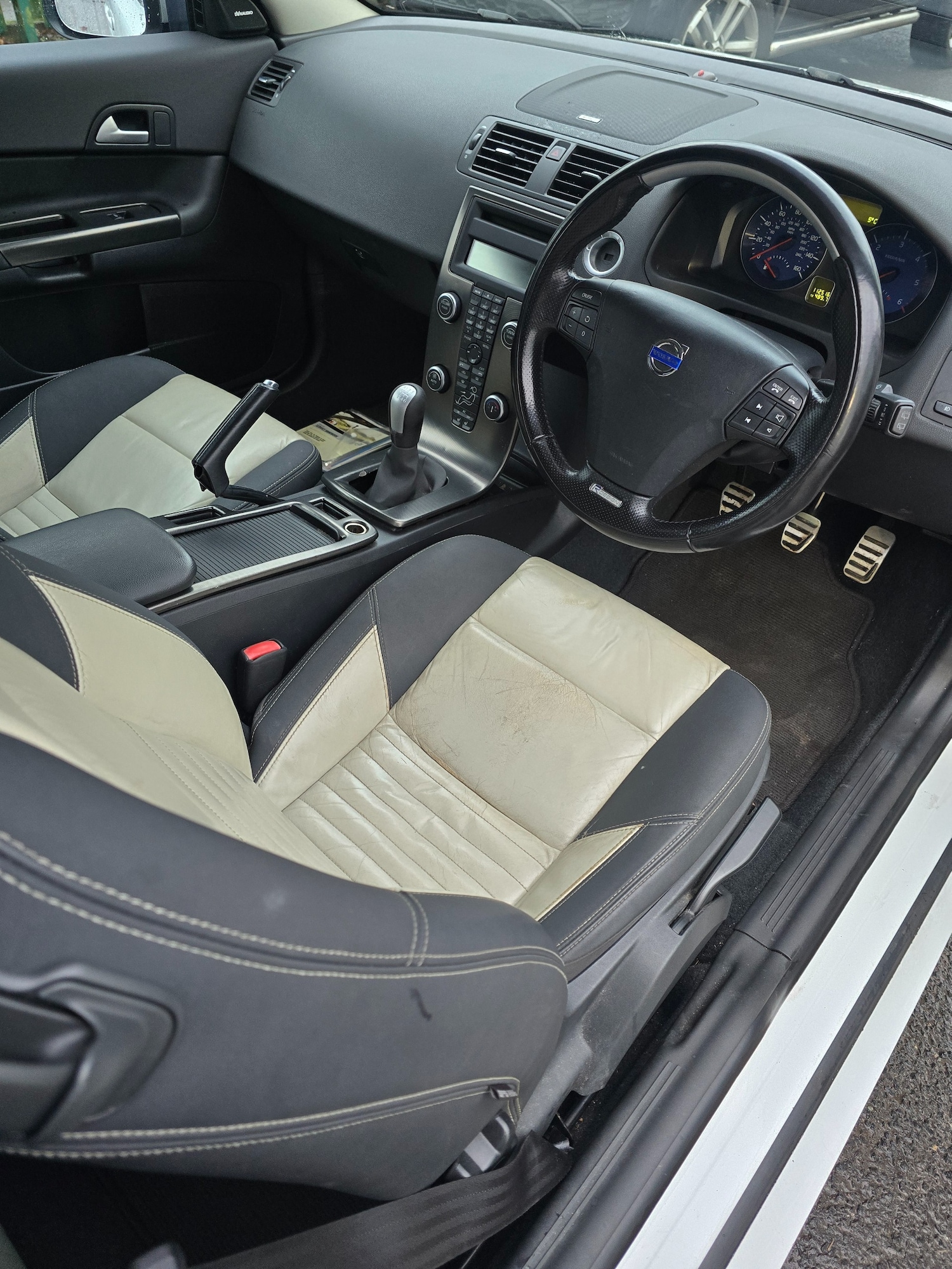 Used Volvo C30 2011 for sale - 77237199: Photo 10