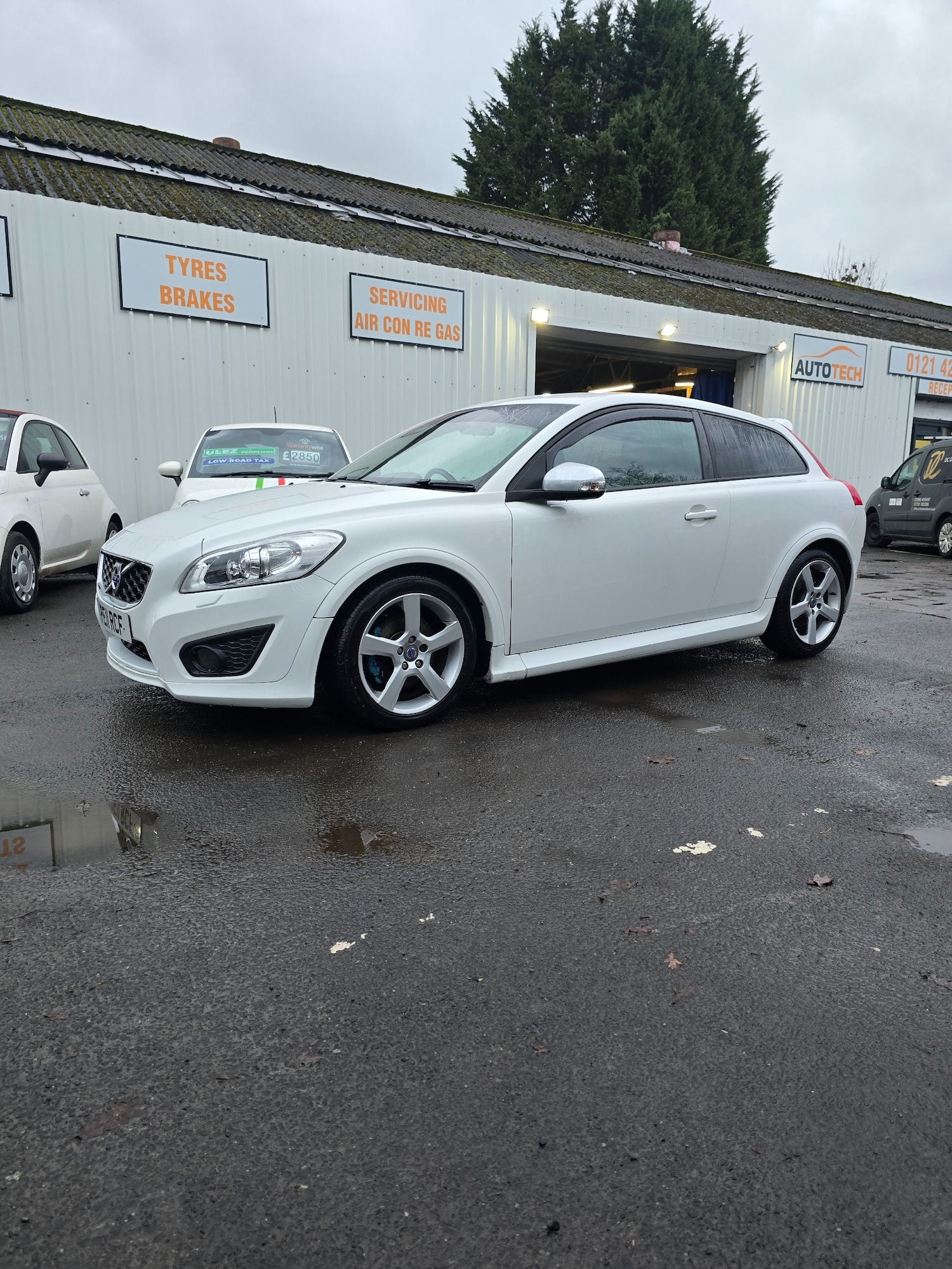Used Volvo C30 2011 for sale - 77237199: Photo 2