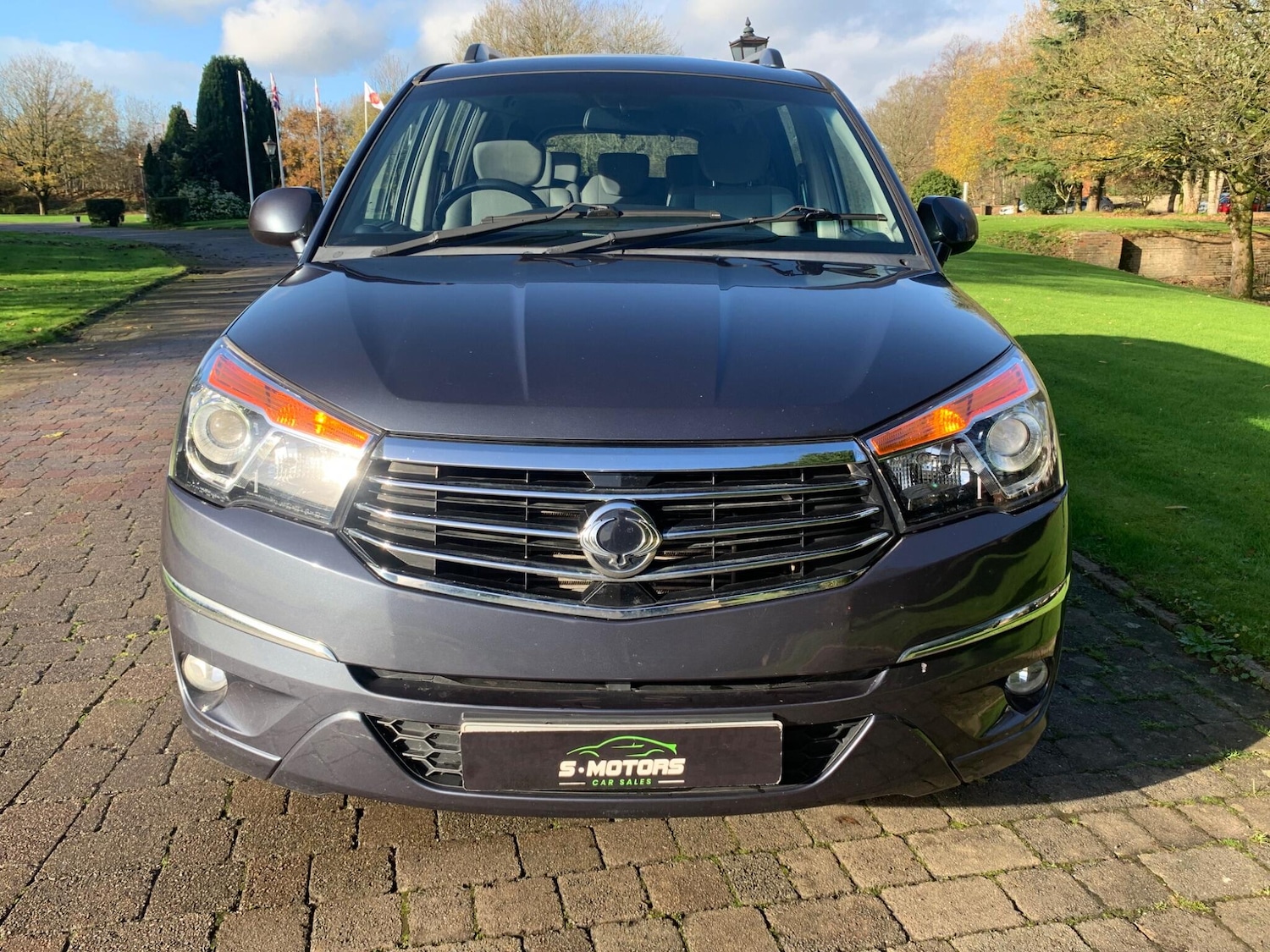 Used Ssangyong Turismo 2018 for sale - 76632797: Photo 2