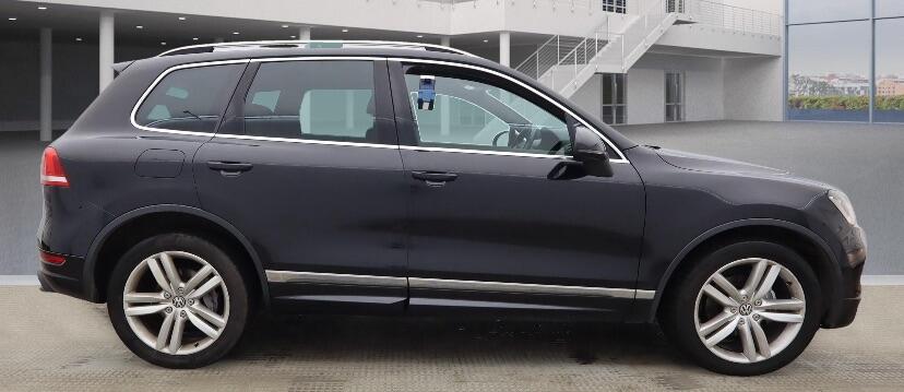 Used Volkswagen Touareg 2012 for sale - 76633204: Photo 2