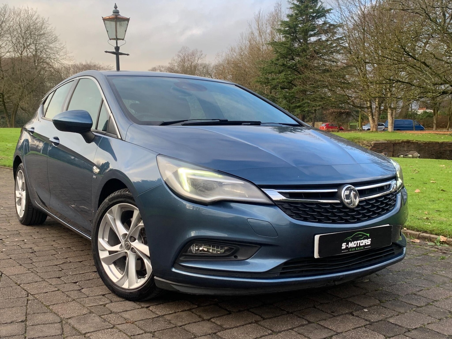 Used Vauxhall Astra 2016 for sale - 76759380: Photo 2
