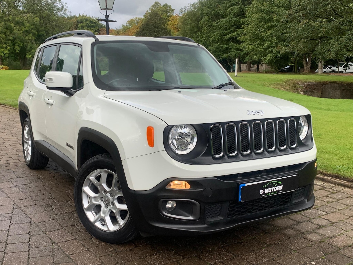 Used Jeep Renegade 2016 for sale - 76632820: Photo 2