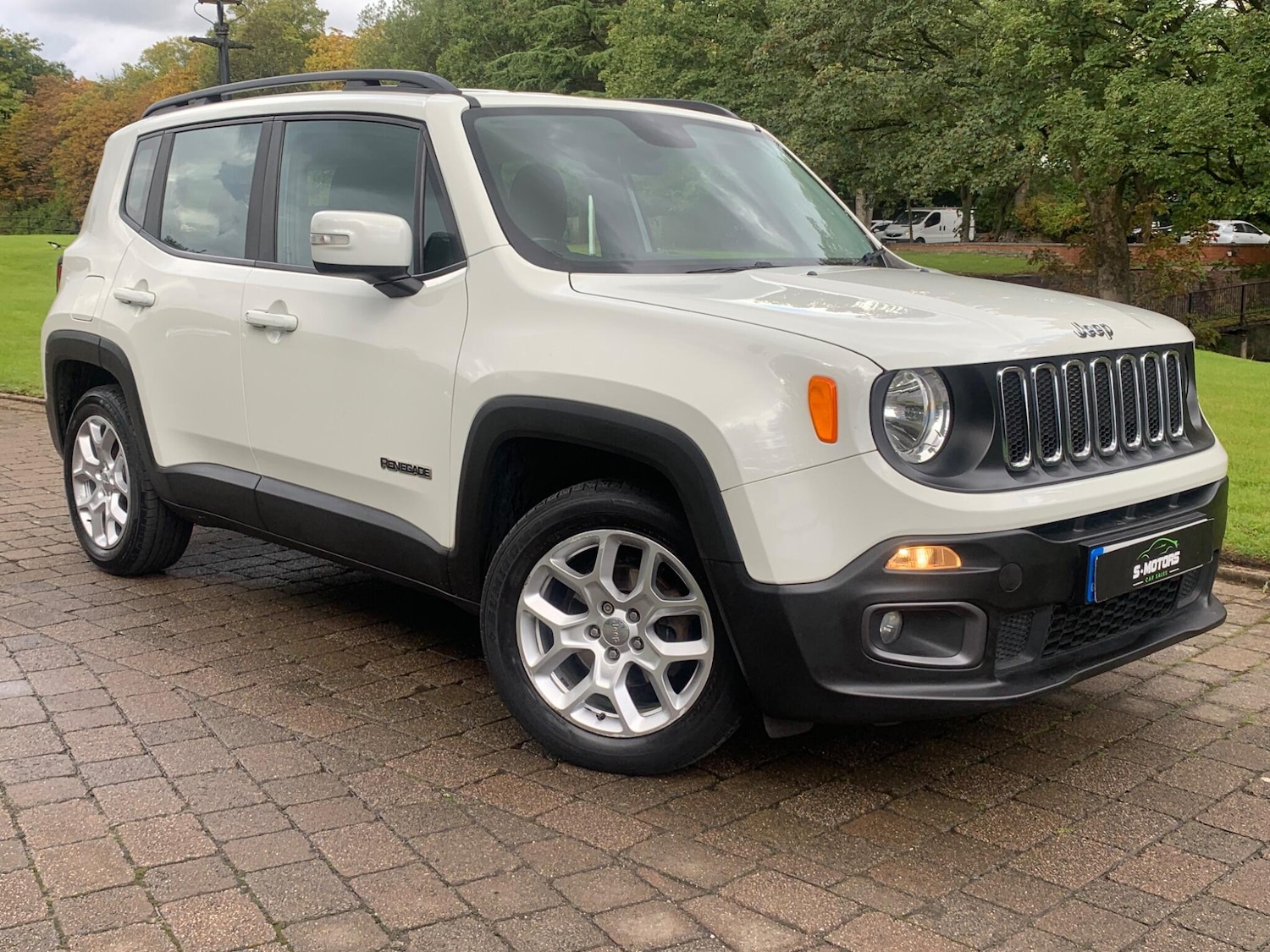 Used Jeep Renegade 2016 for sale - 76632820: Photo 3