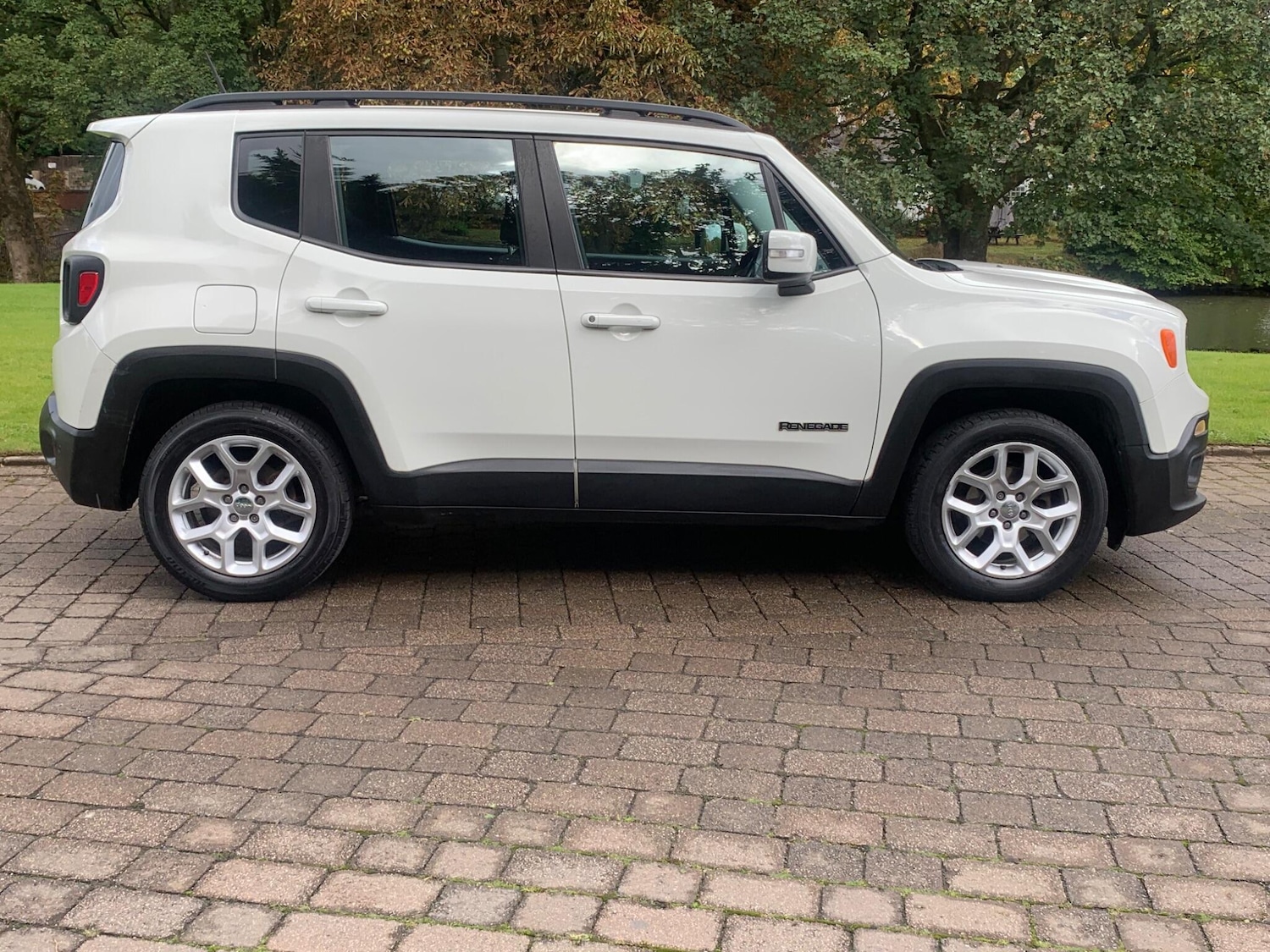 Used Jeep Renegade 2016 for sale - 76632820: Photo 7