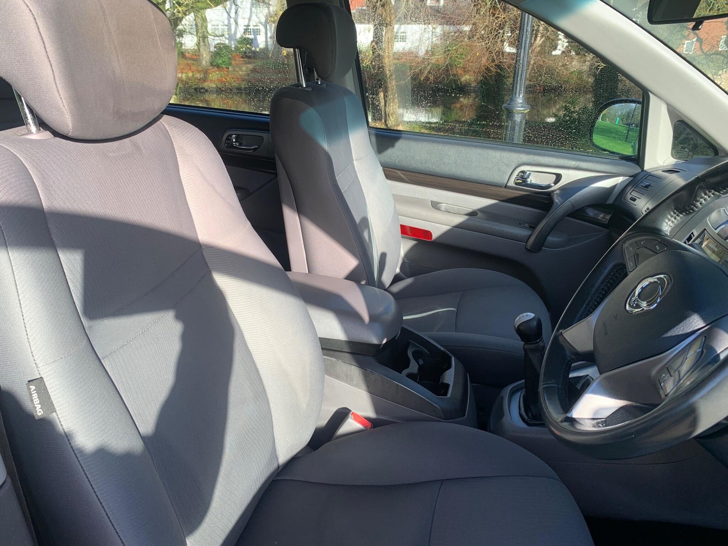 Used Ssangyong Turismo 2018 for sale - 76952610: Photo 20