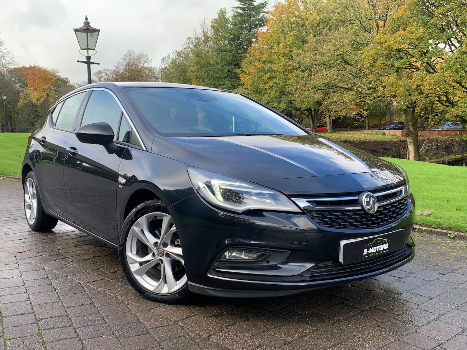 Used Vauxhall Astra 2016 for sale - 76632849: Photo 2