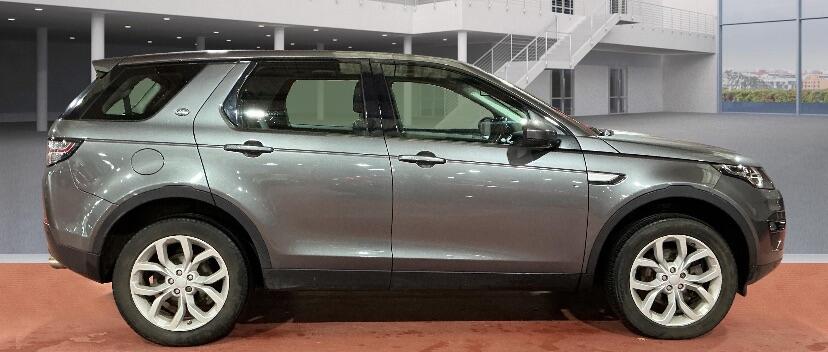 Used Land Rover Discovery Sport 2016 for sale - 76865489: Photo 2