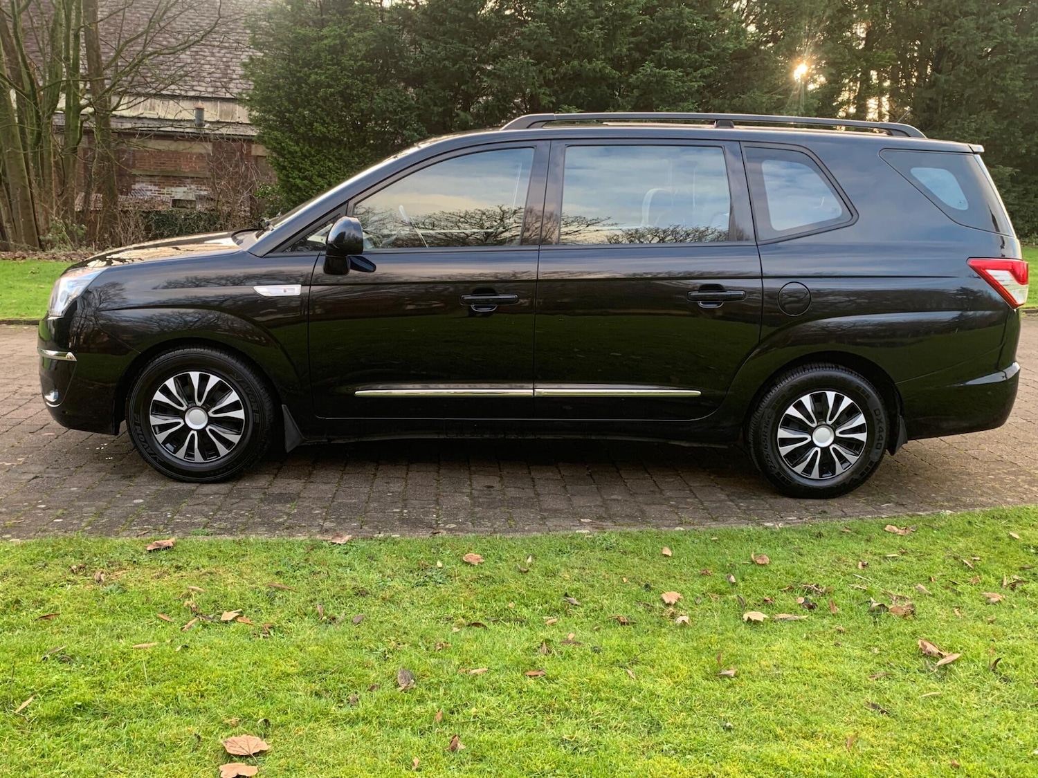 Used Ssangyong Turismo 2014 for sale - 76752516: Photo 15