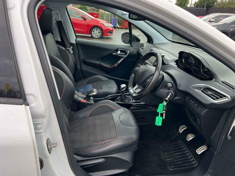 Used Peugeot 2008 2017 for sale - 77564725: Photo 13