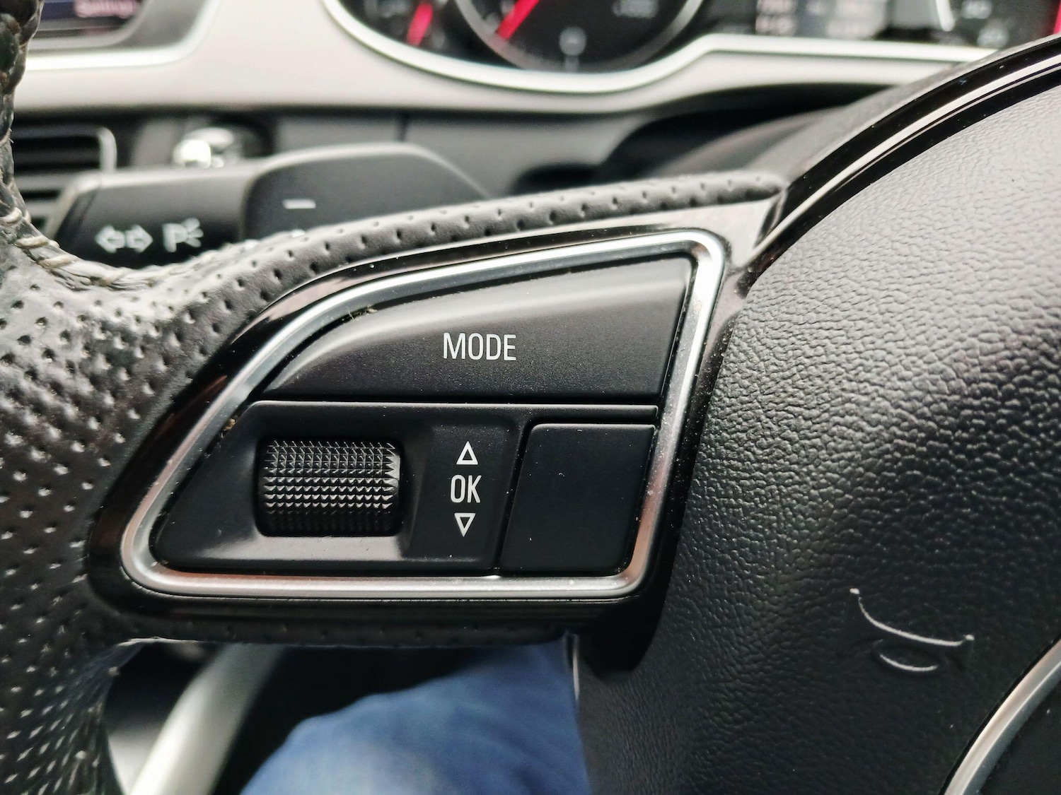 Used Audi A4 2013 for sale - 78047370: Photo 18