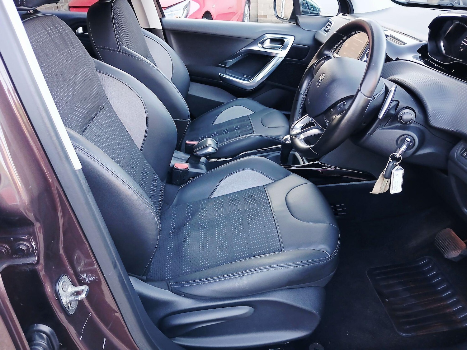 Used Peugeot 2008 2015 for sale - 77351873: Photo 10