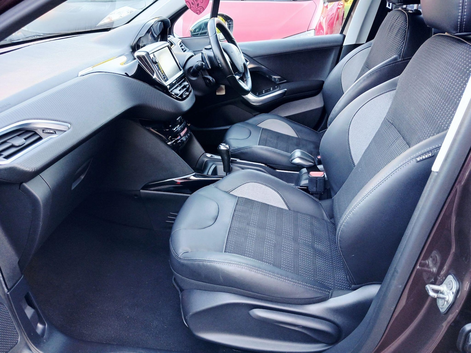 Used Peugeot 2008 2015 for sale - 77351873: Photo 11