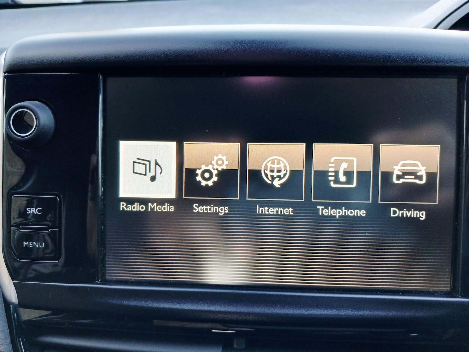 Used Peugeot 2008 2015 for sale - 77351873: Photo 18