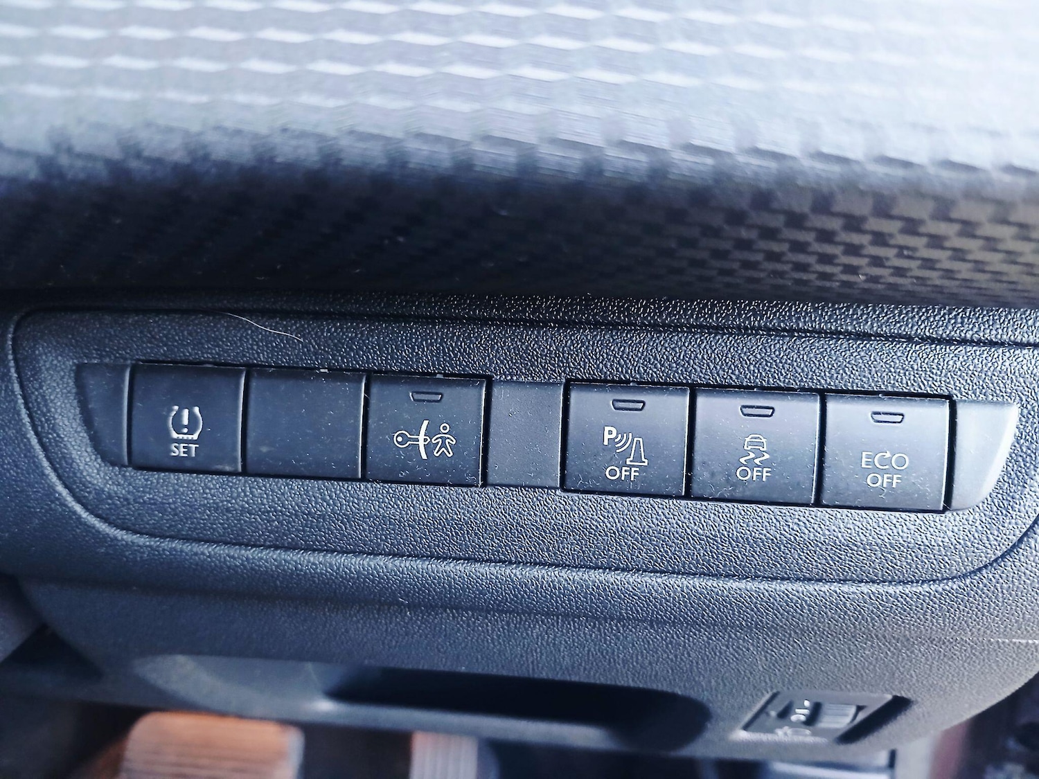 Used Peugeot 2008 2015 for sale - 77351873: Photo 23