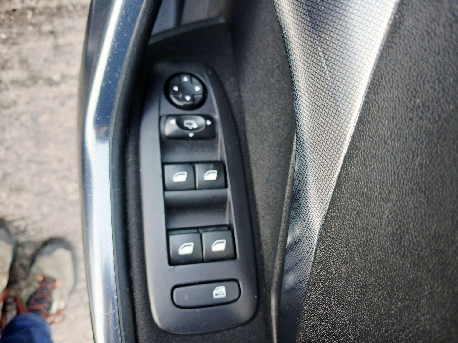 Used Peugeot 2008 2015 for sale - 77351873: Photo 24