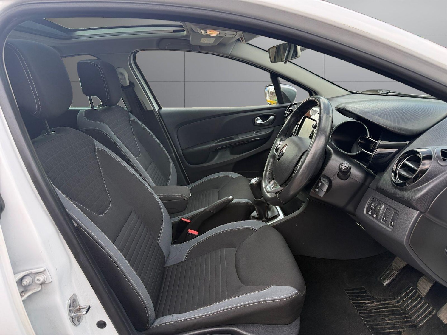 Used Renault Clio for sale - 78135843: Photo 9