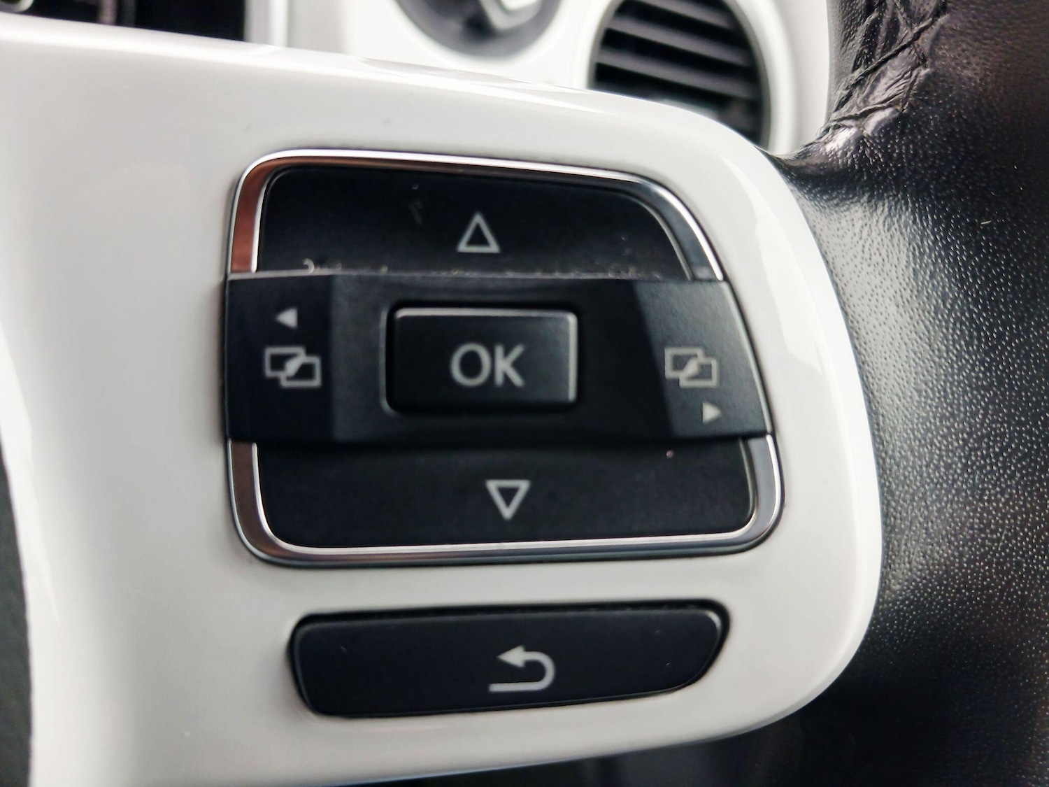 Used Volkswagen Beetle 2015 for sale - 78047362: Photo 25