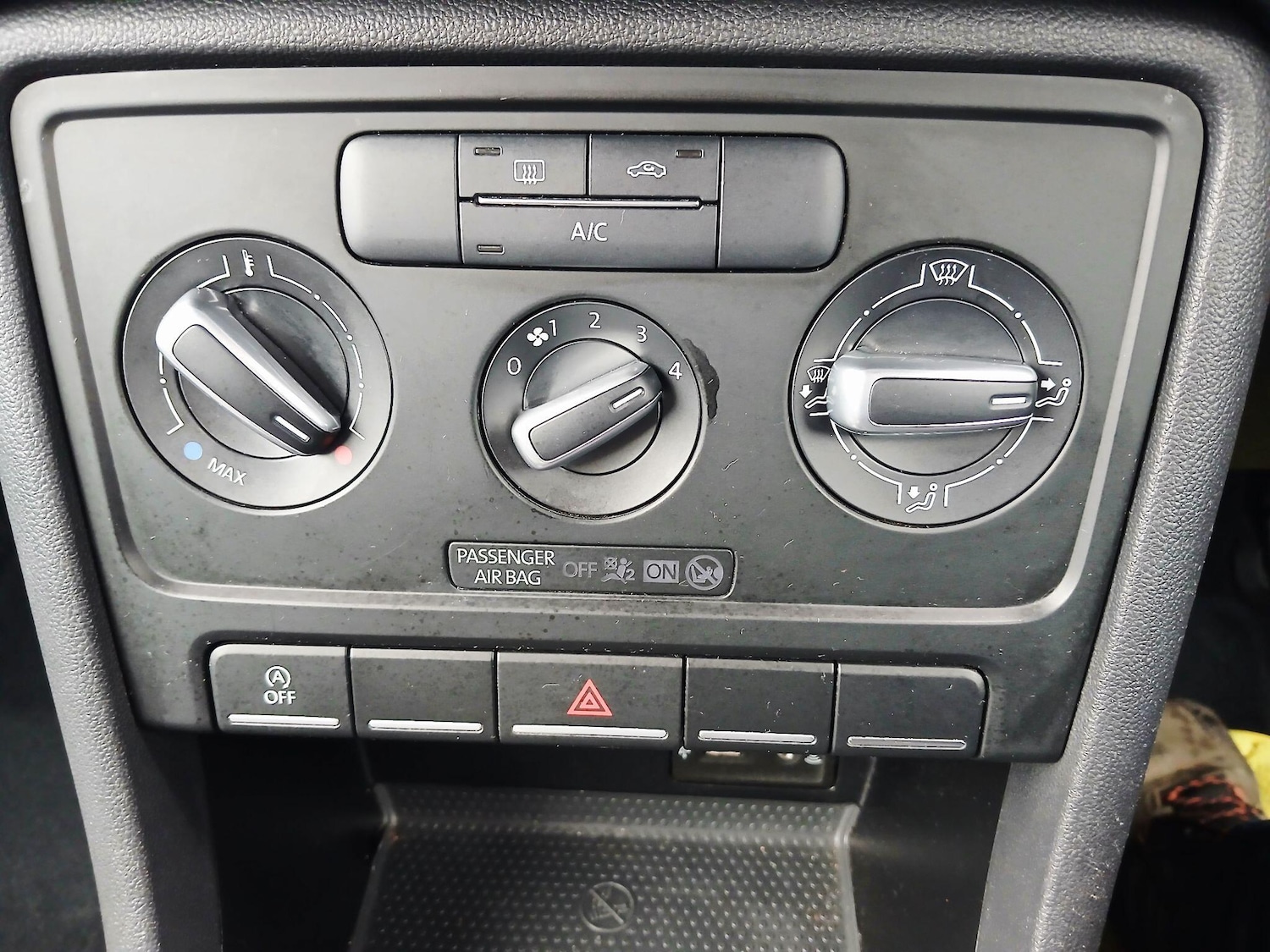 Used Volkswagen Beetle 2015 for sale - 78047362: Photo 29