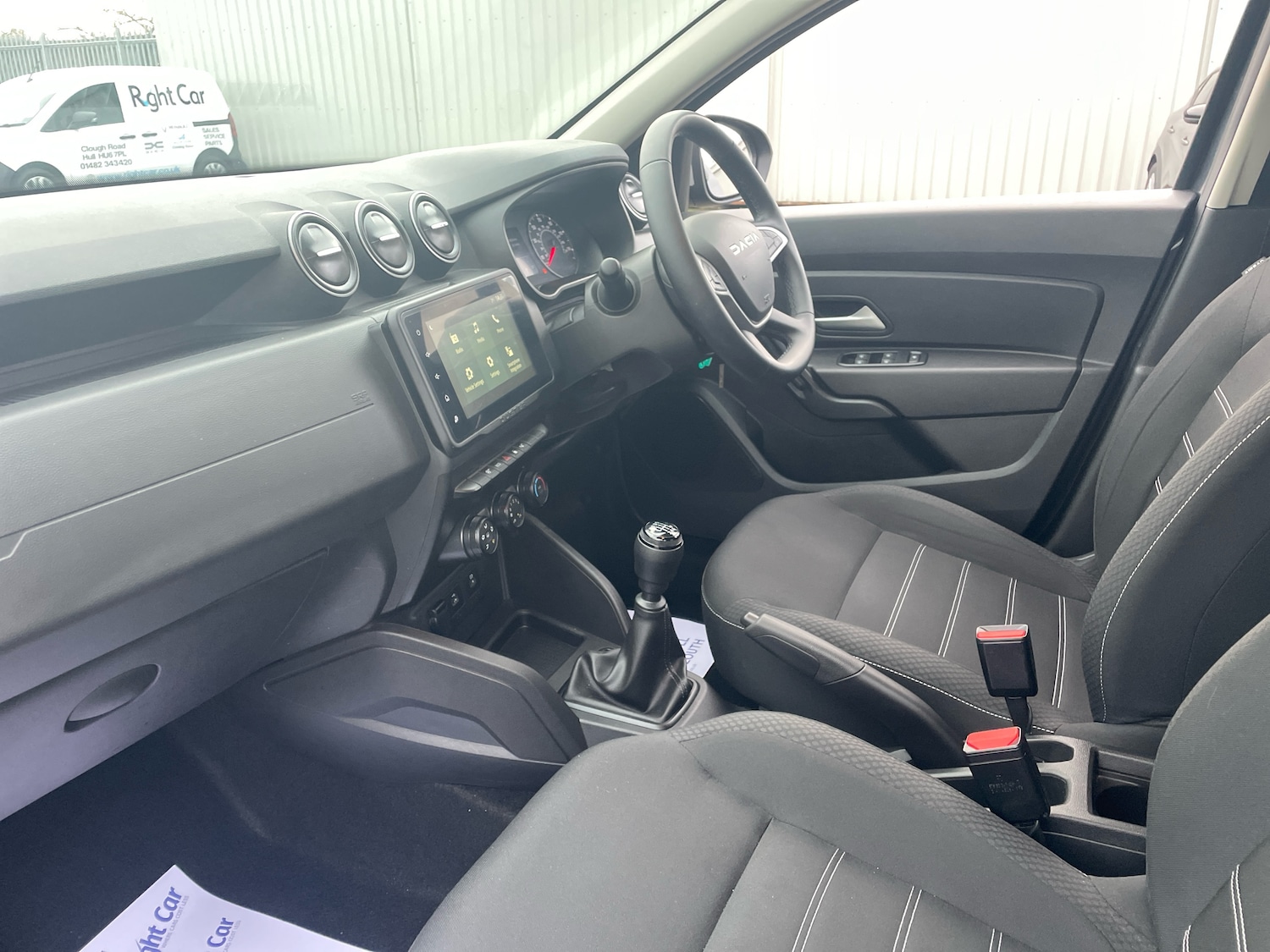 Used Dacia Duster 2024 for sale - 76966833: Photo 2