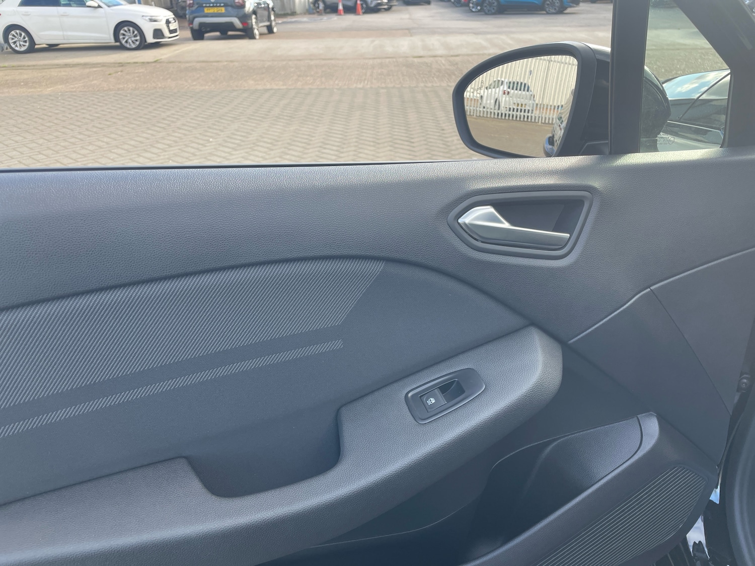 Used Renault Clio 2024 for sale - 76217364: Photo 11