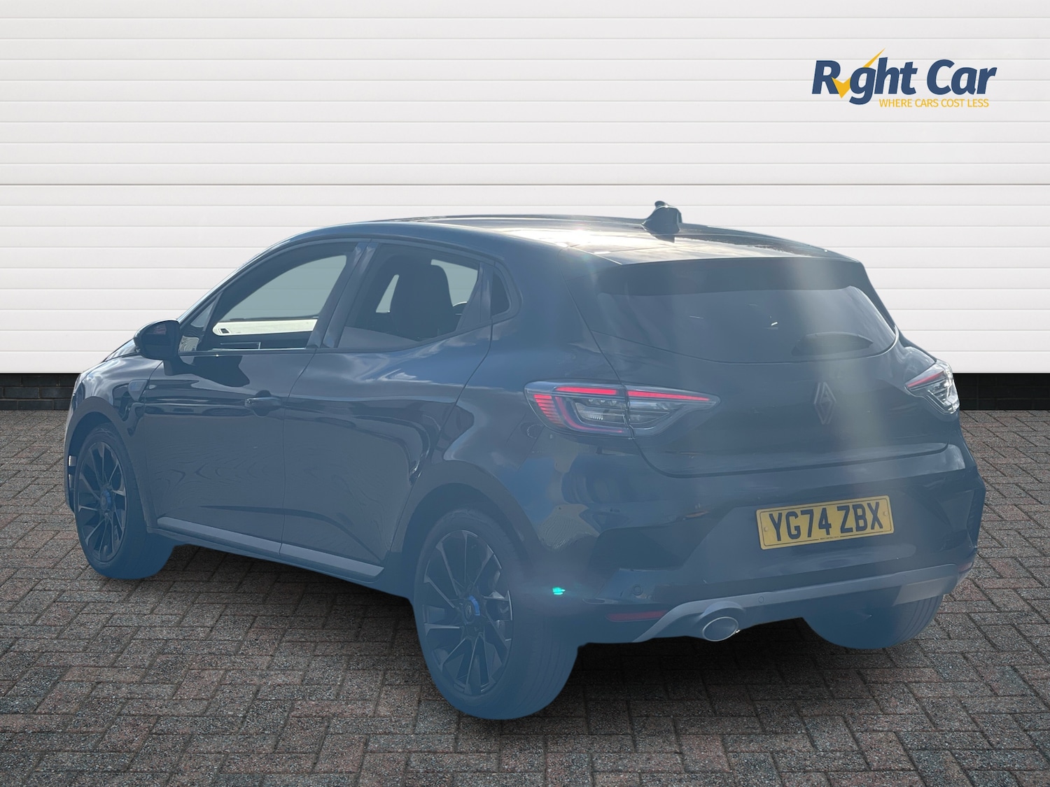 Used Renault Clio 2024 for sale - 76217364: Photo 3
