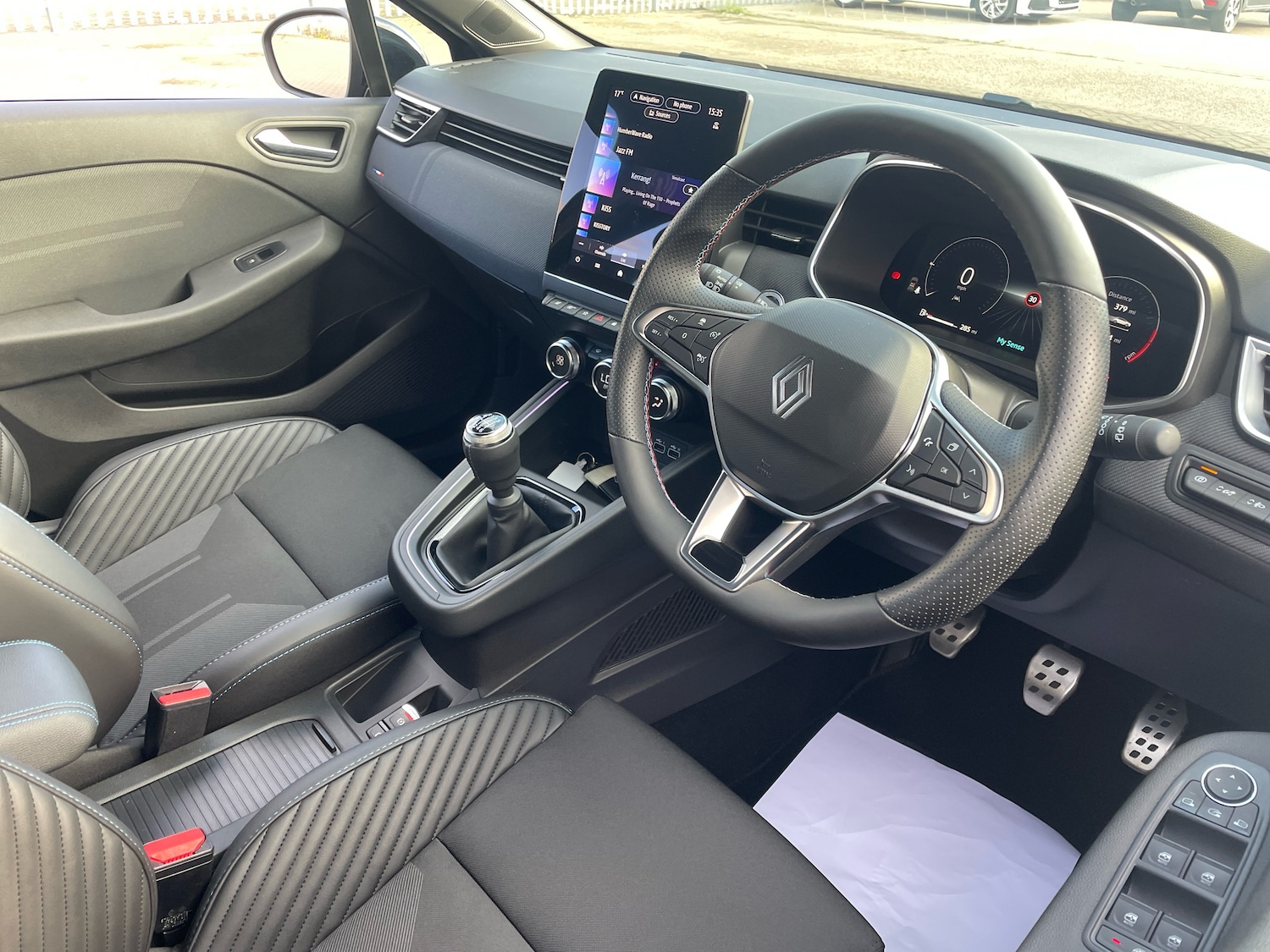 Used Renault Clio 2024 for sale - 76217364: Photo 6