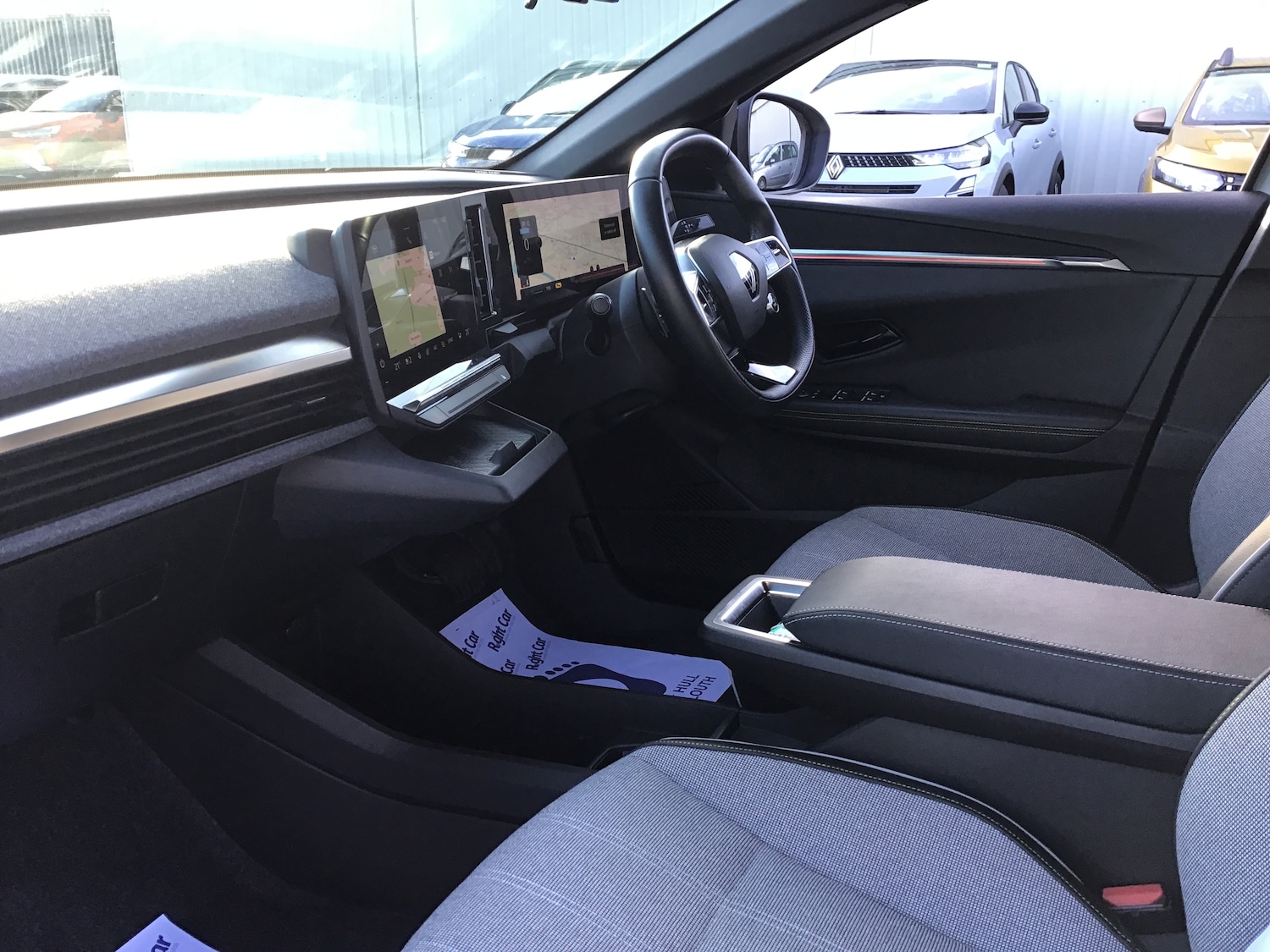 Used Renault Megane 2023 for sale - 77726210: Photo 2