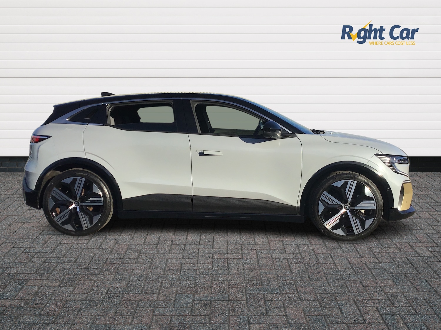 Used Renault Megane 2023 for sale - 77726210: Photo 4