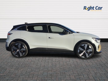 Used Renault Megane 2023 for sale - 77726210: Photo