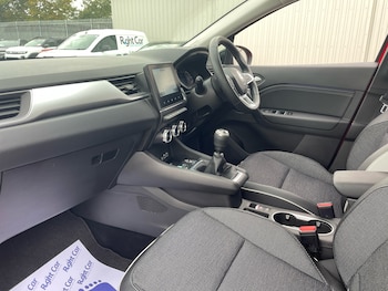 Used Renault Captur 2024 for sale - 76112613: Photo 2