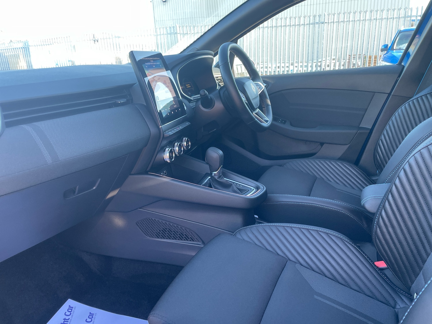 Used Renault Clio 2025 for sale - 76661133: Photo 2