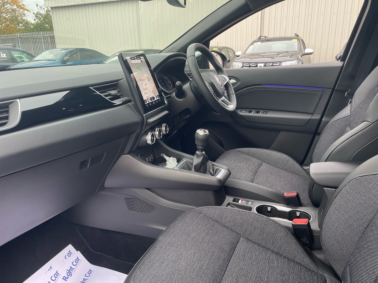 Used Renault Captur 2023 for sale - 76261806: Photo 2