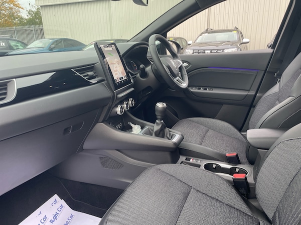 Used Renault Captur 2023 for sale - 76261806: Photo 2